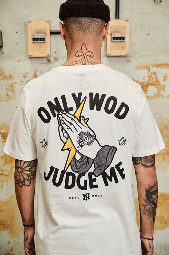 Only Wod Can Judge Me - T-Shirt — View 3