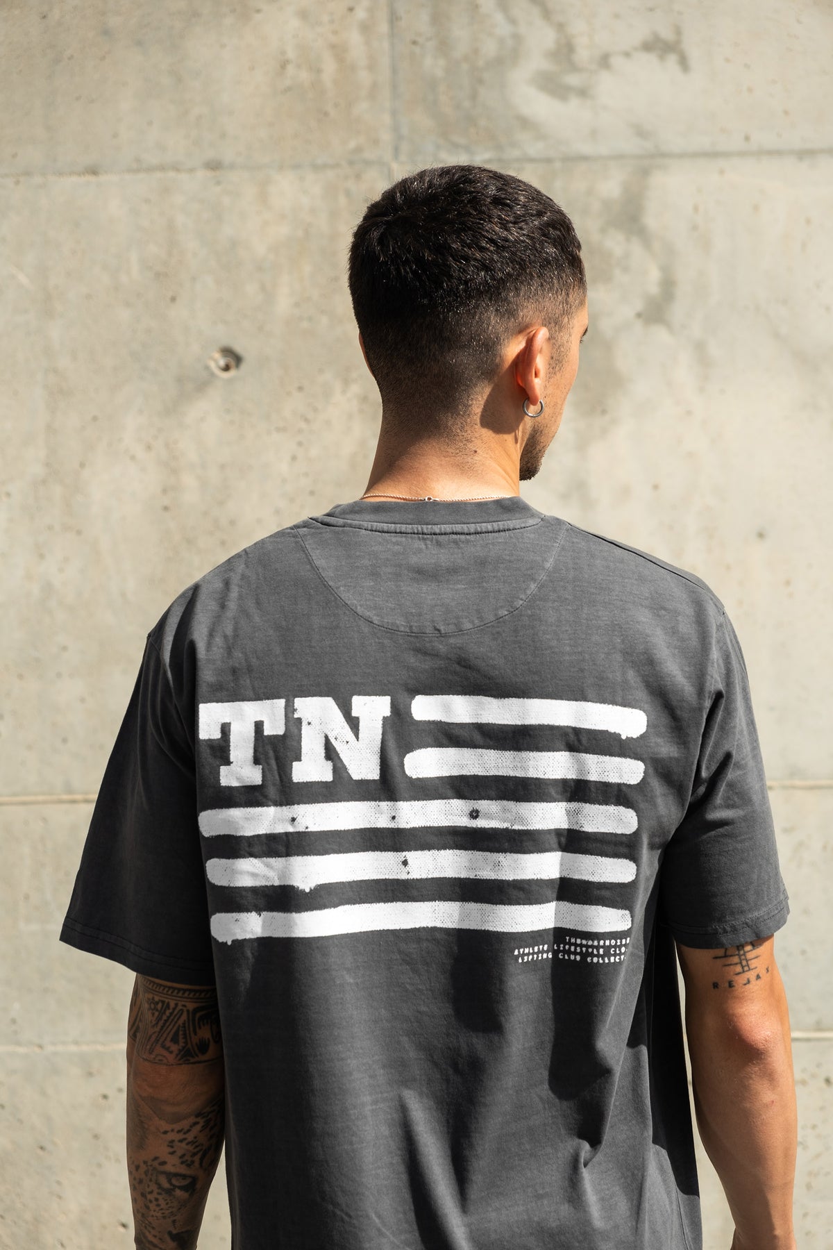 TN Spray Flag - Oversize T-Shirt - Washed Dark Grey — View 2