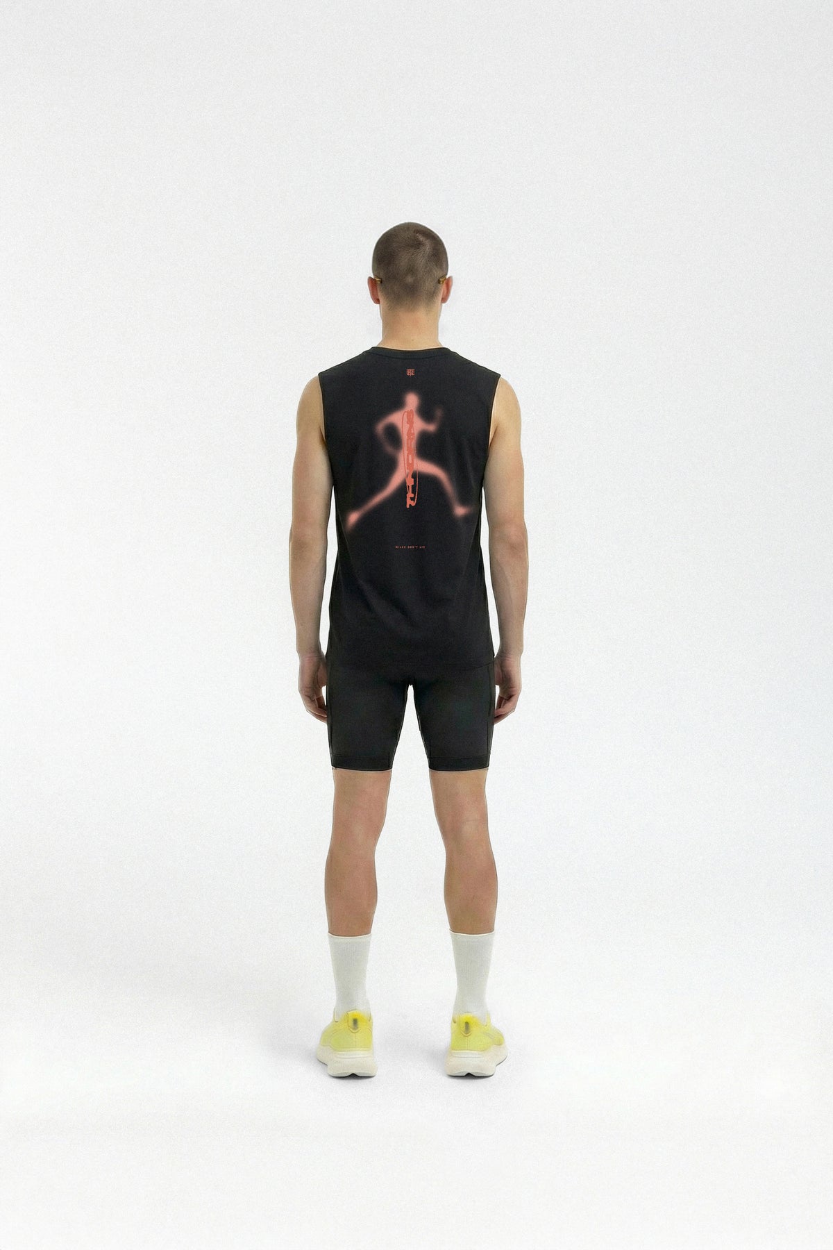 Vapor Pace Runner Tank Top - Black — View 4