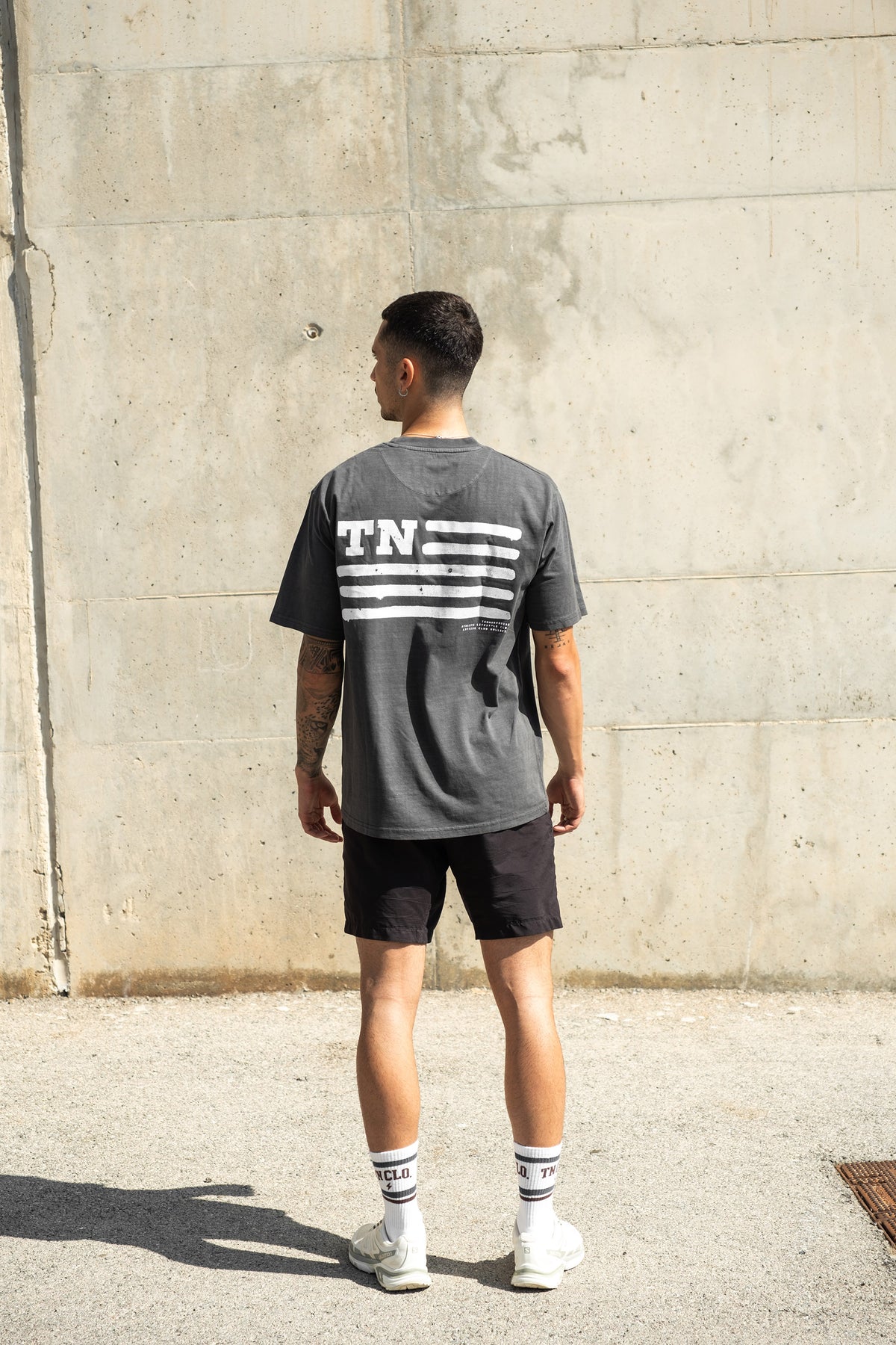 TN Spray Flag - Oversize T-Shirt - Washed Dark Grey — View 4
