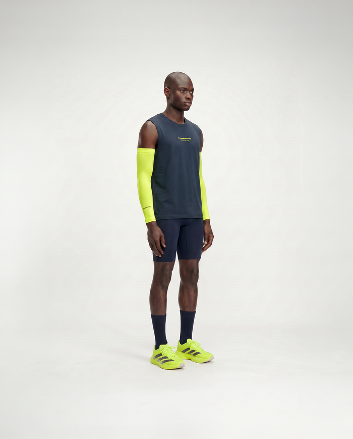 Less Ego Tank Top Navy - Model 3/4
